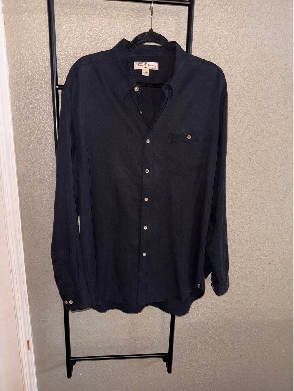 Tommy Bahama Men's XL Black 100% Silk Button-Up Shirt